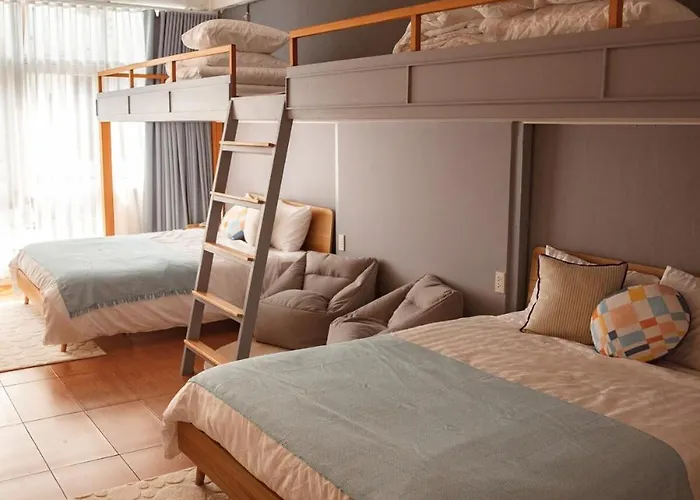 Ferienhaus Spacious Relaxing Townhouse With Rooftop In Ekamai