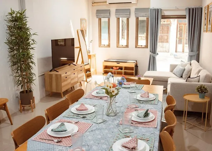 Spacious Relaxing Townhouse With Rooftop In Ekamai * Bangkok