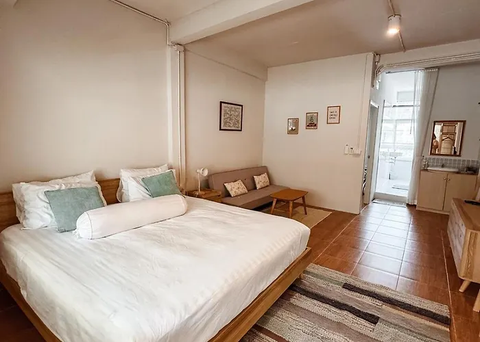 Spacious Relaxing Townhouse With Rooftop In Ekamai