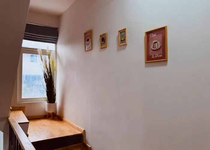 Ferienhaus Spacious Relaxing Townhouse With Rooftop In Ekamai