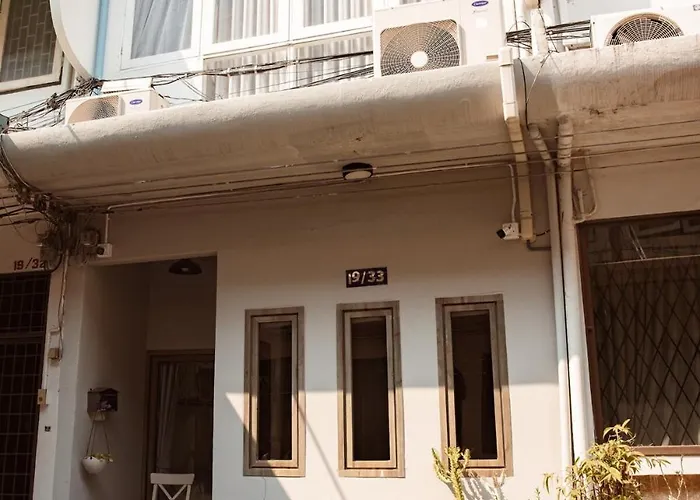 Spacious Relaxing Townhouse With Rooftop In Ekamai Bangkok