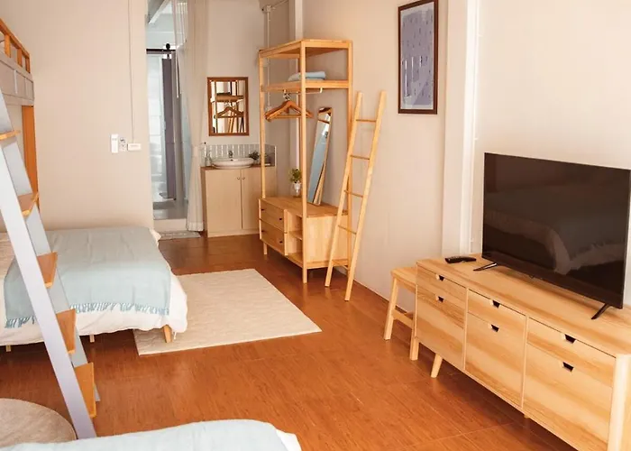 Ferienhaus Spacious Relaxing Townhouse With Rooftop In Ekamai