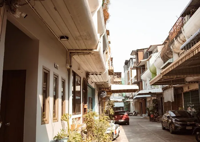 Spacious Relaxing Townhouse With Rooftop In Ekamai Ferienhaus *