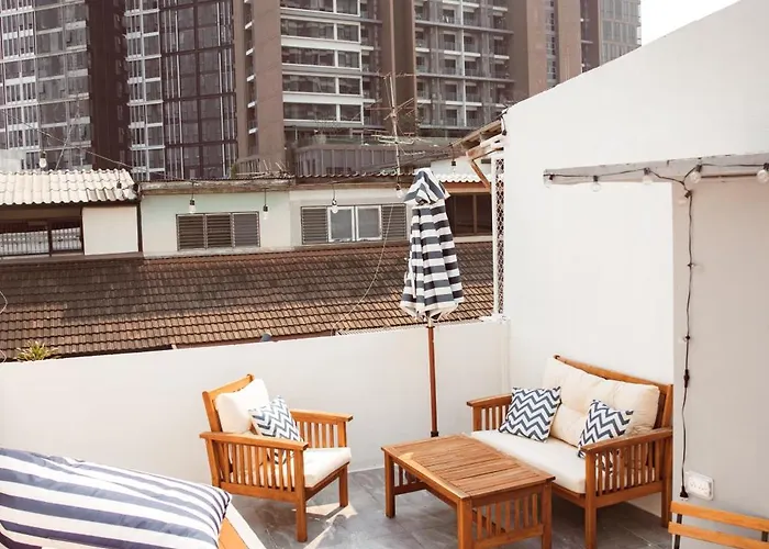 Ferienhaus Spacious Relaxing Townhouse With Rooftop In Ekamai *